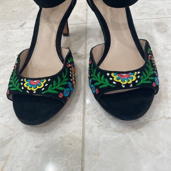 PELLE MODA {6M} Sandal Heels Embroidered FloralBlack Suede Open Toe Kitten Heel - Picture 3 of 10